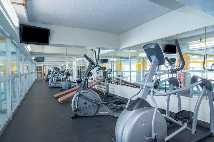 Sandman Hotel Montreal-Longueuil fitness.webp