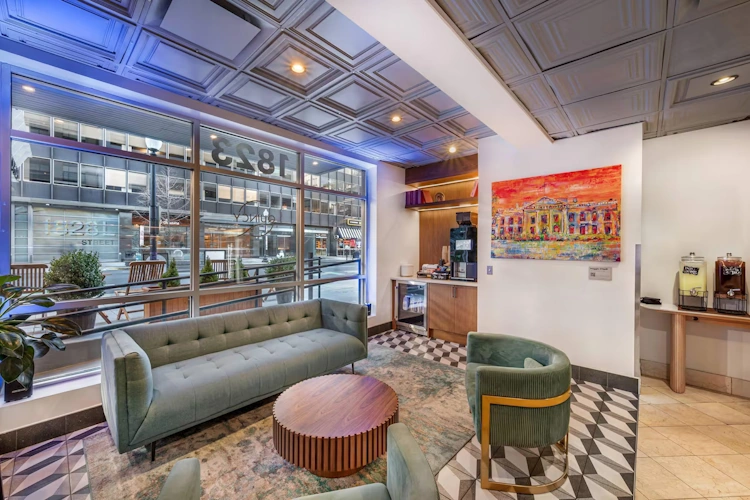 The Quincy an Ascend Collection Hotel lounge.webp