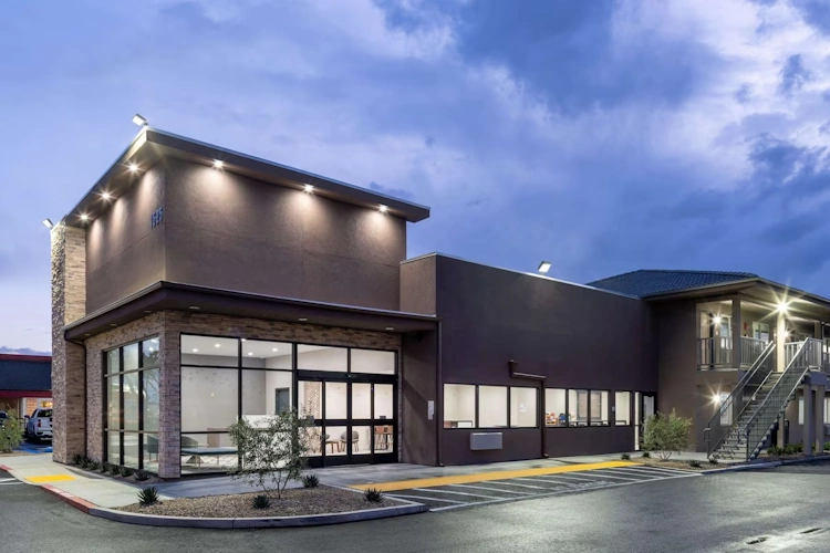 Ramada by Wyndham Modesto Yosemite Area buitenkant.webp