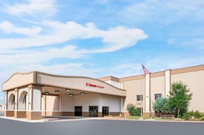 ramada plaza convention center gillette buitenkant.jpg