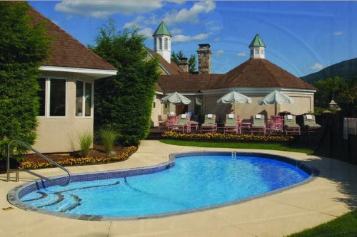 orchards hotel zwembad.jpg