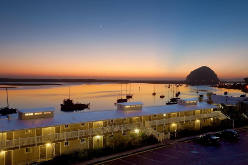 inn at morro bay avond.png