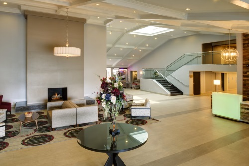 holiday inn buena park lobby.jpg