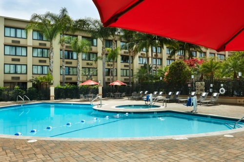 holiday inn buena park zwembad.jpg