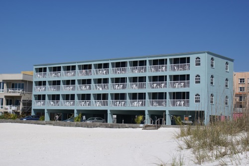 barefoot beach club buitenkant.jpg