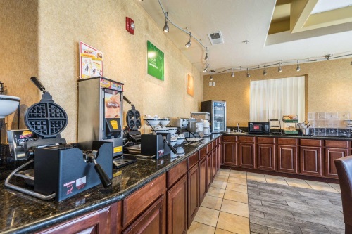 comfort inn en suites cedar city ontbijtruimte.jpg