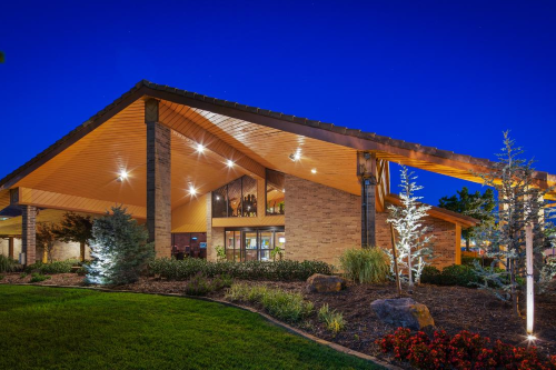 best western plus saddleback inn buitenkant.png