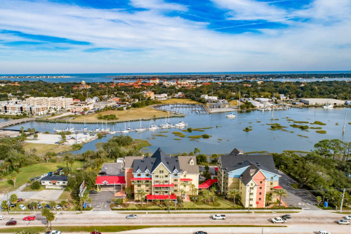 tryp by wyndham sebastian st. augustine vanuit de lucht.png