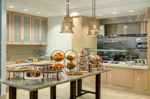hilton garden inn key west ontbijtruimte 2.png