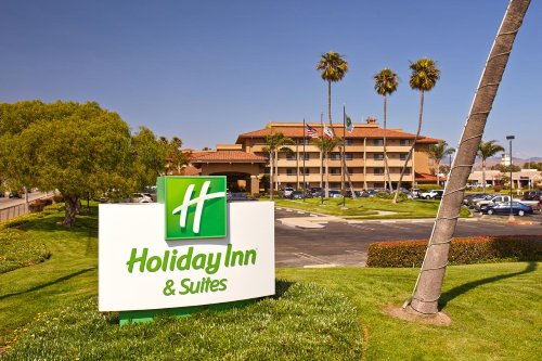 holiday inn hotel suites santa maria voorkant.png