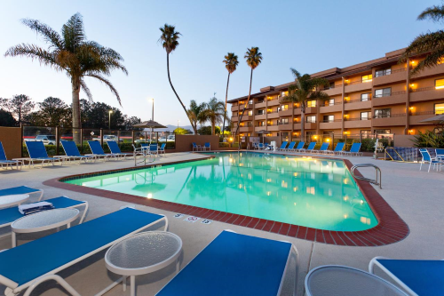 holiday inn hotel suites santa maria zwembad.png