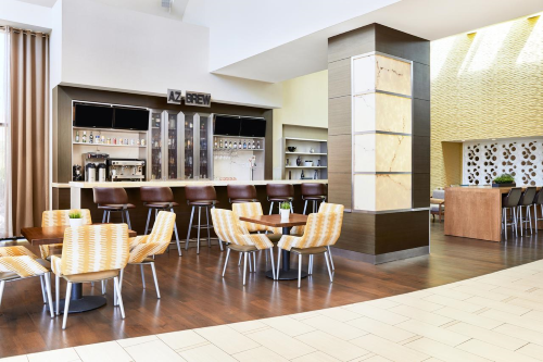 delta hotels phoenix mesa bar.png