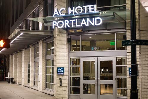 ac hotel by marriott portland downtown buitenkant.png