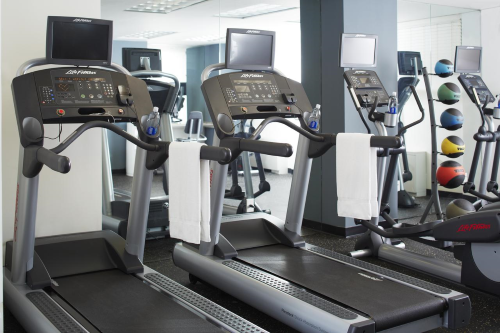 fifty hotel suites by affinia gym.png