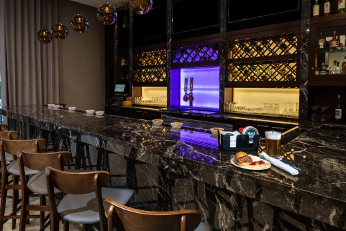four points by sheraton atlanta airport west bar.png