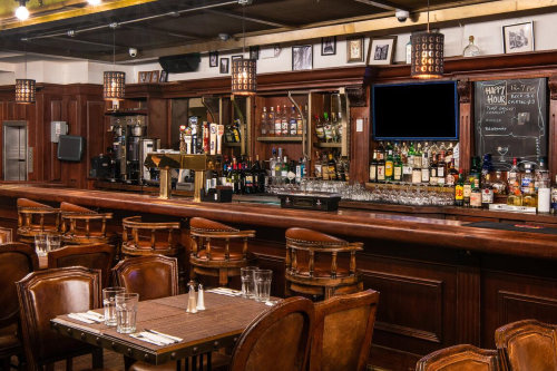 holiday inn manhattan financial district bar.png