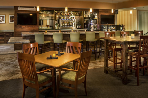 doubletree by hilton hotel bend bar.png