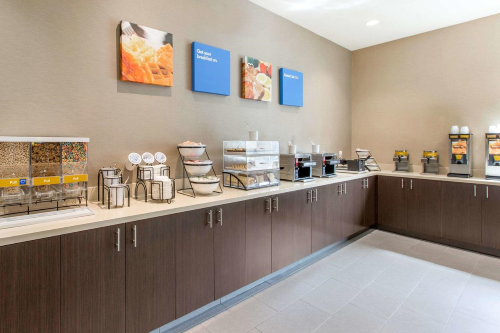 comfort inn suites san diego zoo seaworld area ontbijt.png