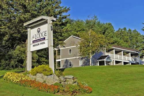the lodge at bretton woods voorkant.png