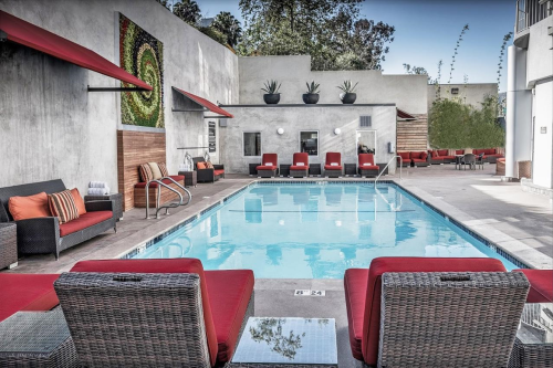 angeleno hotel zwembad.png