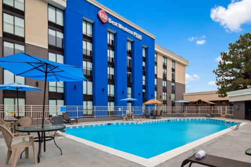 best western plus executive residency denver stapleton hotel zwembad.png