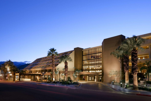 hyatt palm springs voorkant.png