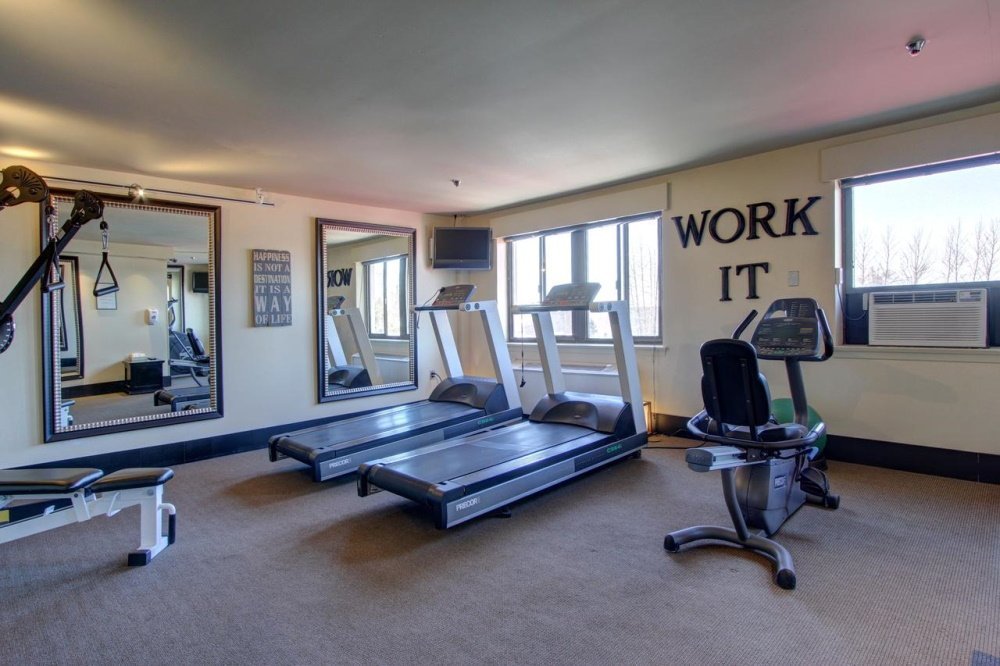 inlet tower hotel and suites fitness.jpg