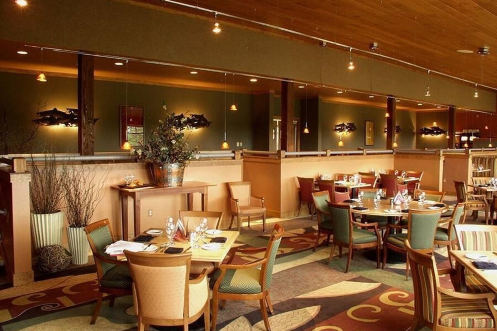 copper river princess wilderness lodge restaurant.jpg