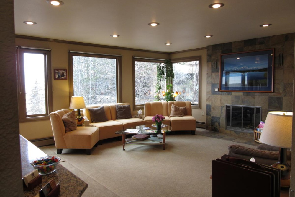 copper whale inn lounge.jpg