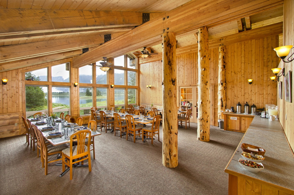 kenai fjords glacier lodge eetruimte.jpg
