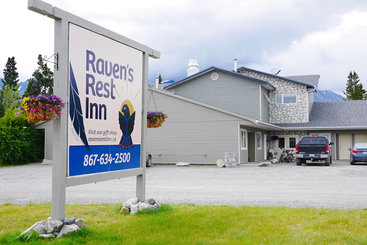 ravens rest inn voorkant.jpg