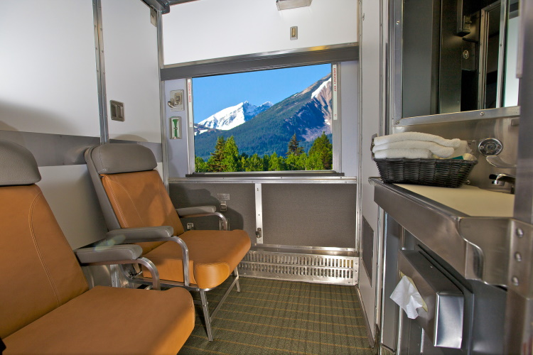 via rail - the canadian 00 via cabin for 2 overdag.jpg
