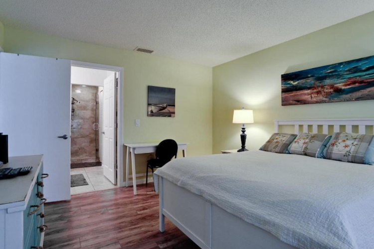 shorewalk vacation villas slaapkamer dubbelbed.jpg