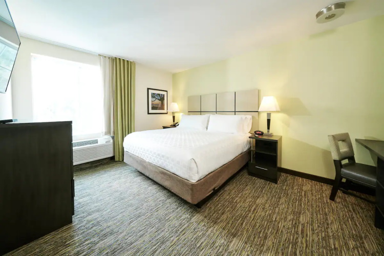 candlewood suites santa maria bed.jpg