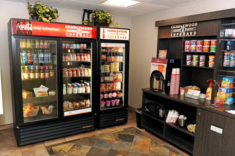 candlewood suites santa maria minimarkt.jpg