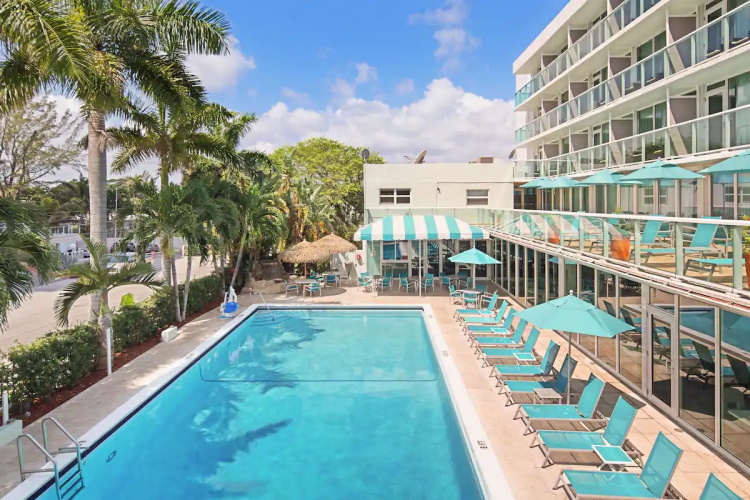 best western plus oceanside inn zwembad 001.jpg