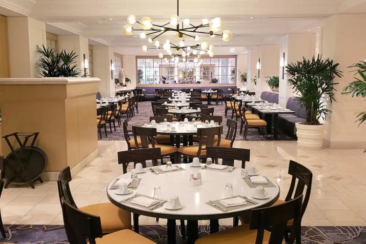 hilton los angeles airport restaurant.jpg