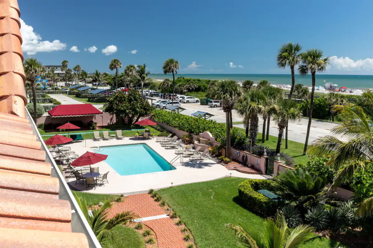 the inn at cocoa beach tuin.jpg