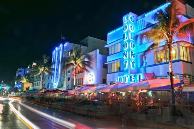 Klik op de afbeelding voor een vergroting miami beach ocean drive the colony hotel.jpg