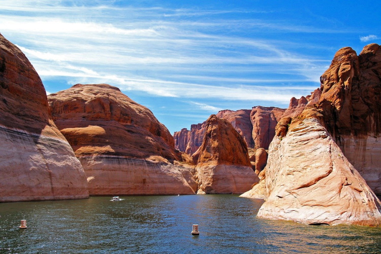 lake powell reservoir-50681_1280.jpg