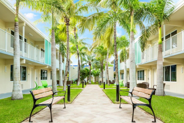 fairfield inn suites by marriott key west at the keys collection kamers buiten.jpg