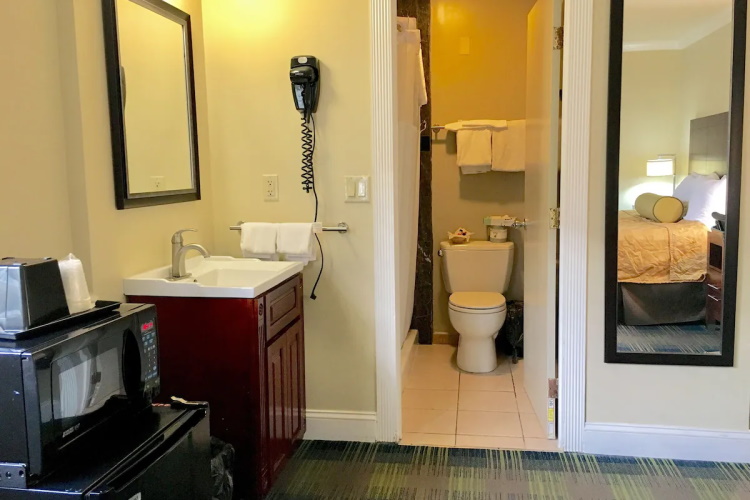 travelodge by wyndham by fisherman's wharf badkamer.jpg