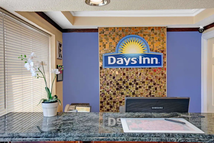 days inn by wyndham san francisco lombard receptie.jpg