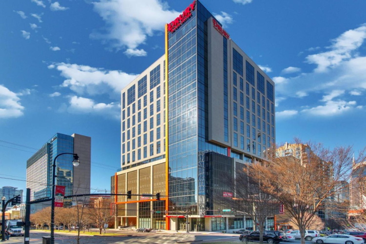 drury plaza hotel nashville downtown buitenkant.jpg
