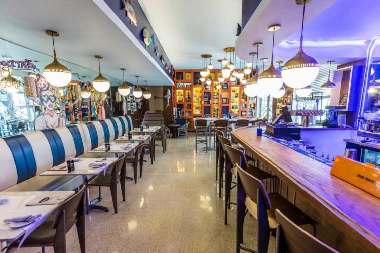 oceanside hotel bar.jpg