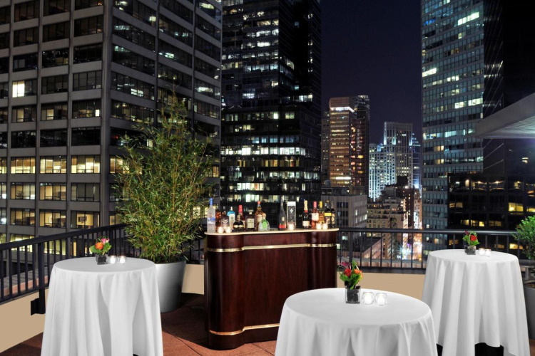 doubletree by hilton metropolitan buitenterras.jpg