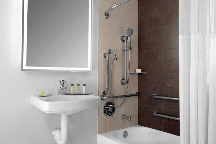 doubletree by hilton metropolitan badkamer.jpg