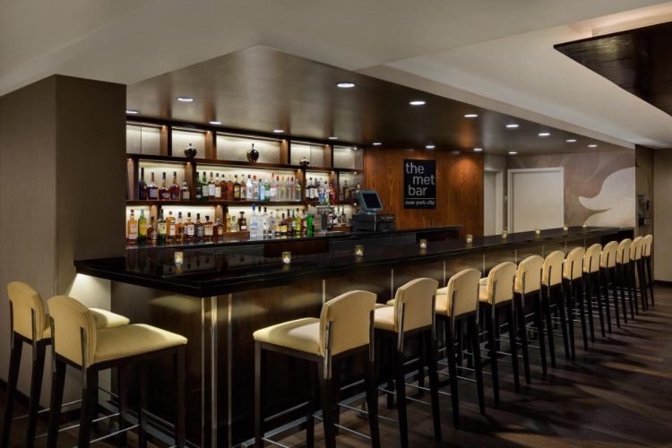 doubletree by hilton metropolitan bar.jpg