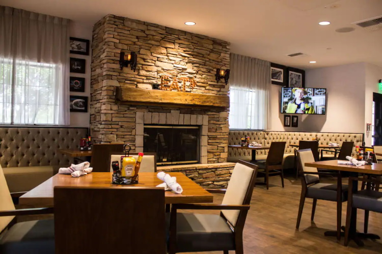 sonesta anaheim resort area bar 002.jpg