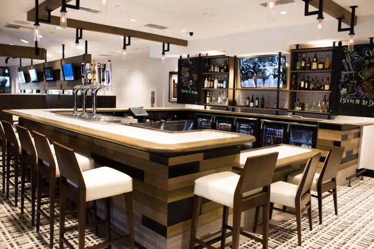 sonesta anaheim resort area bar.jpg
